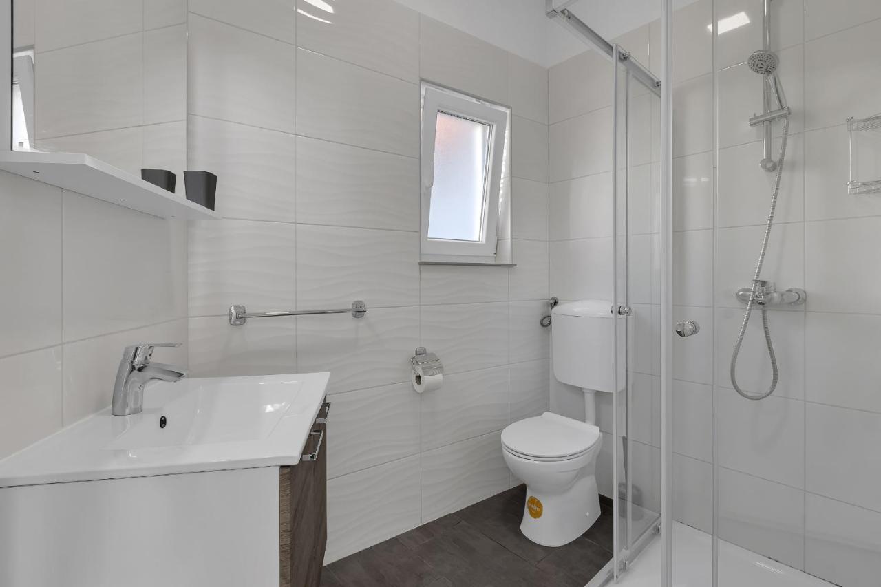 Apartments By The Sea Podgora, Makarska - 2596 Kültér fotó